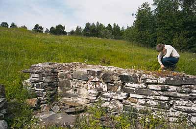 Карелия 2003. Остатки старых стен