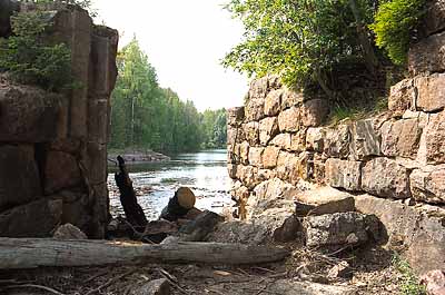 Карелия 2003. Река Уксунйоки. Бывшая плотина